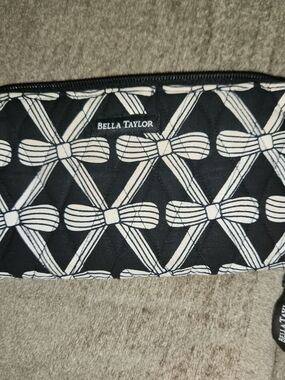 Bella Taylor Black & White Quilted Zip Wallet